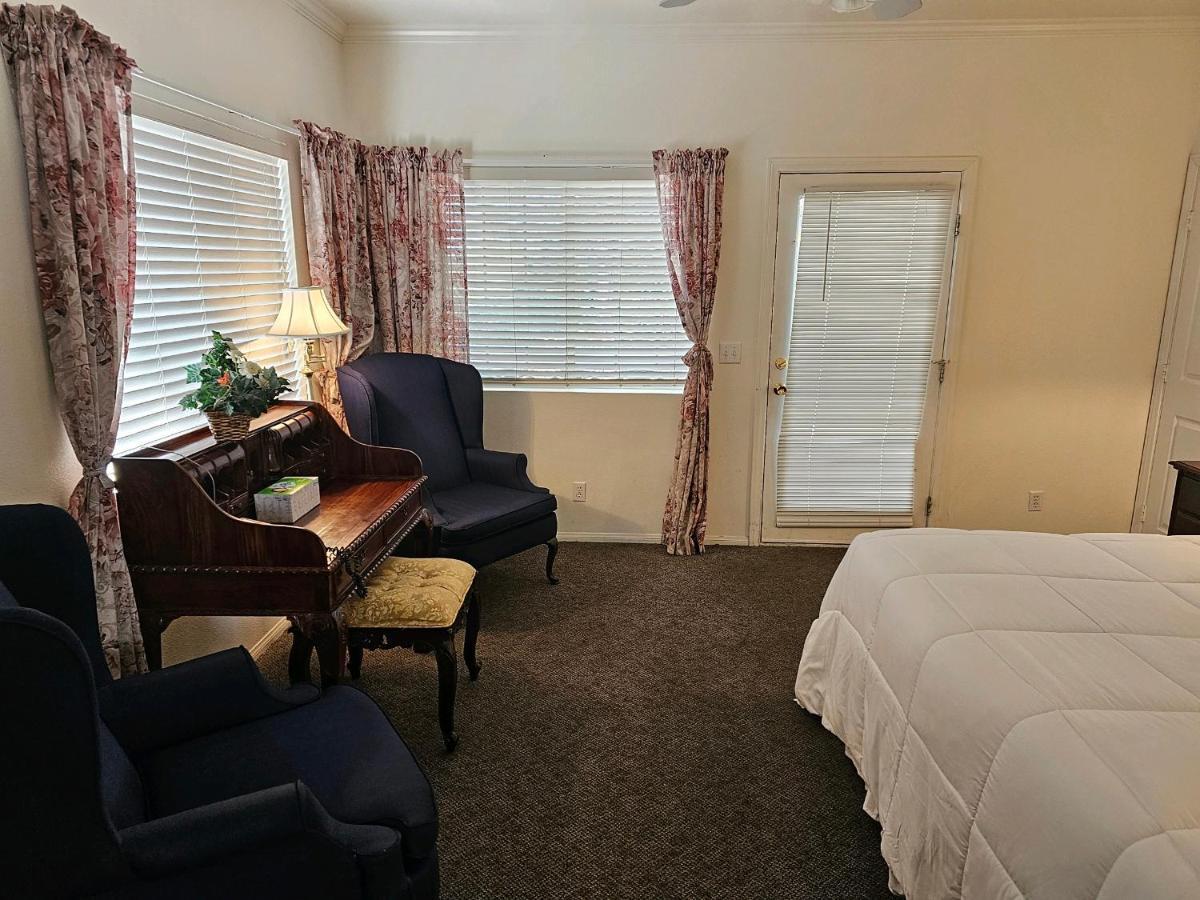 Alhatti Christian Resort Idyllwild Exterior photo