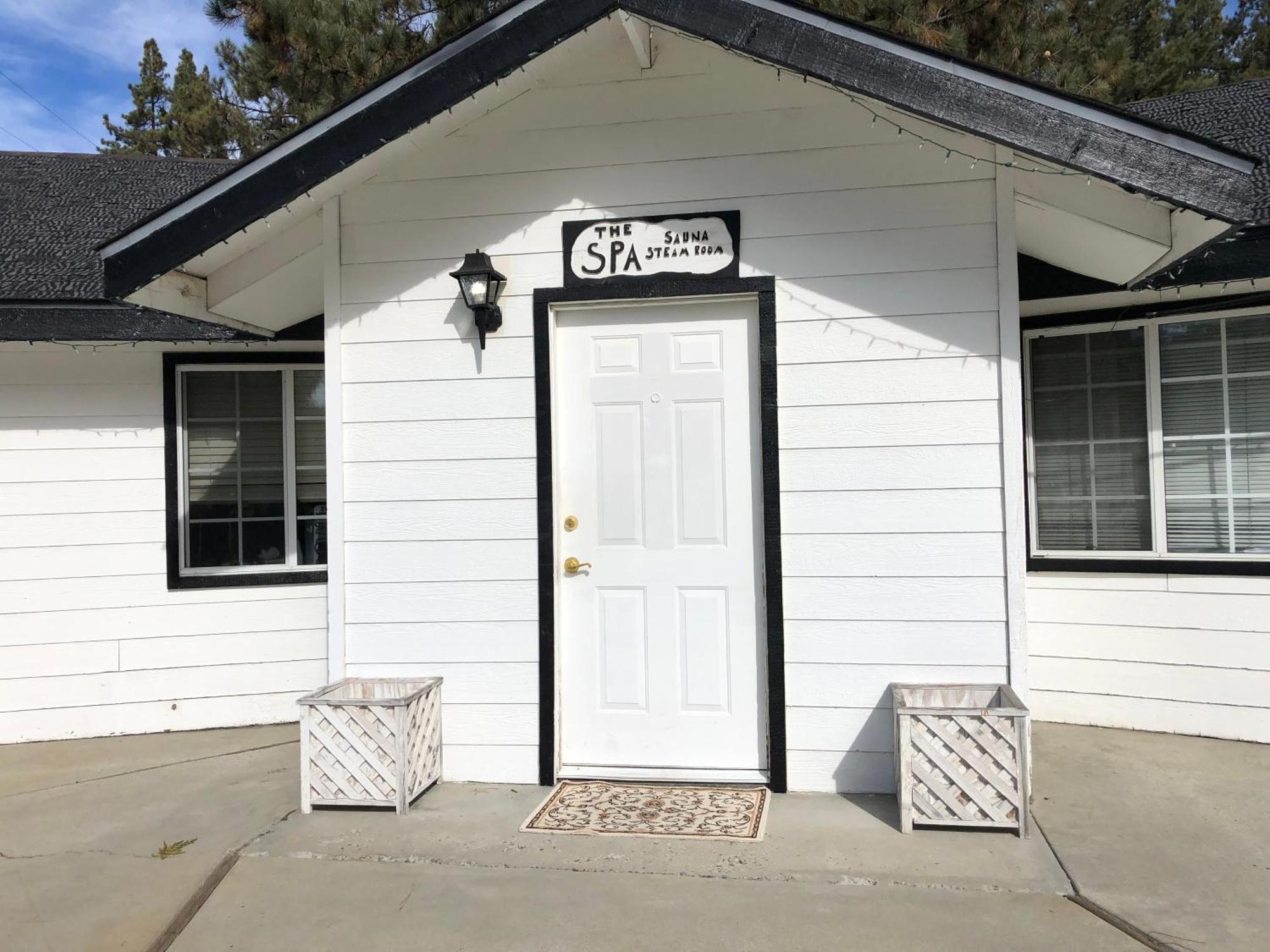 Alhatti Christian Resort Idyllwild Exterior photo
